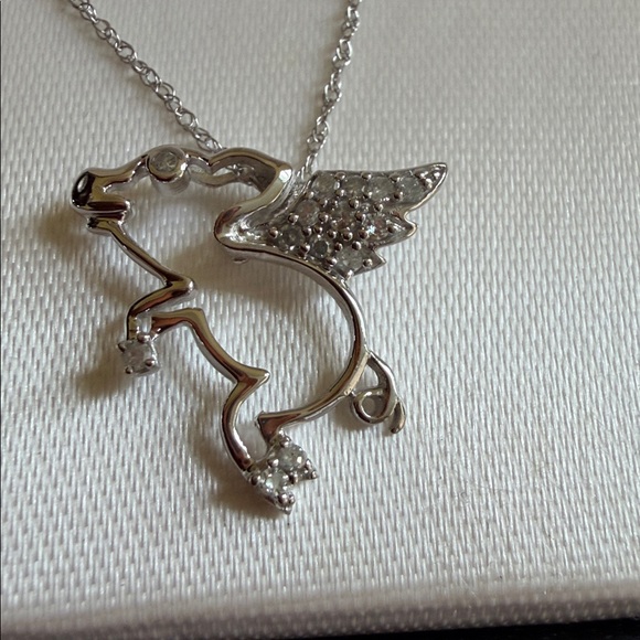 Diamond Collectibles 10kt Gold Flying Pig Pendant Necklace - Picture 2 of 5